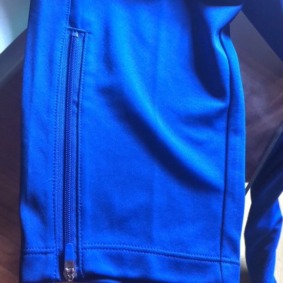 Nike - Picture 4 of 8